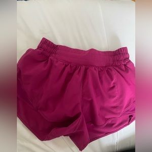 LULULEMON 2.5 HOTTY HOT SHORTS